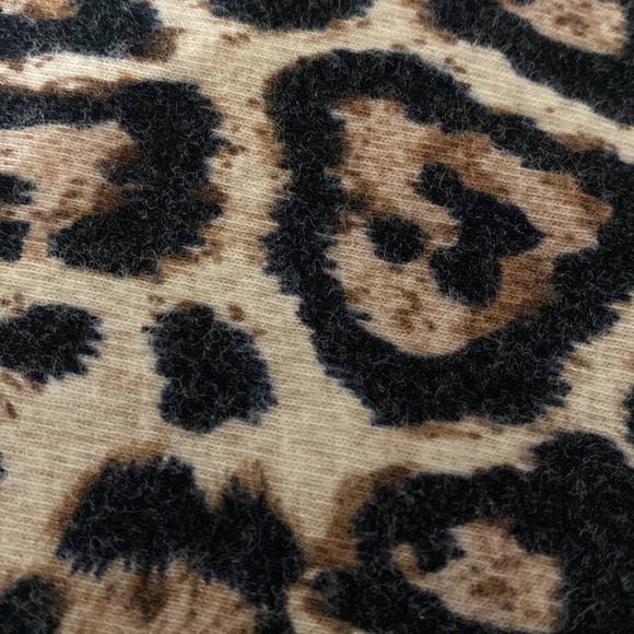 Active Basic leopard pattern leggings - Size Small - Picture 6 of 11